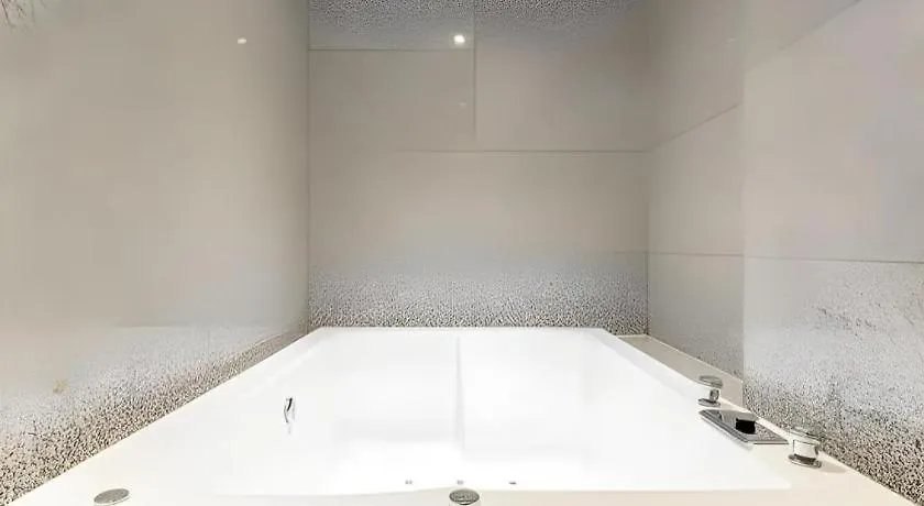 Business Design Hotel Luv インチョン広域市 4*,