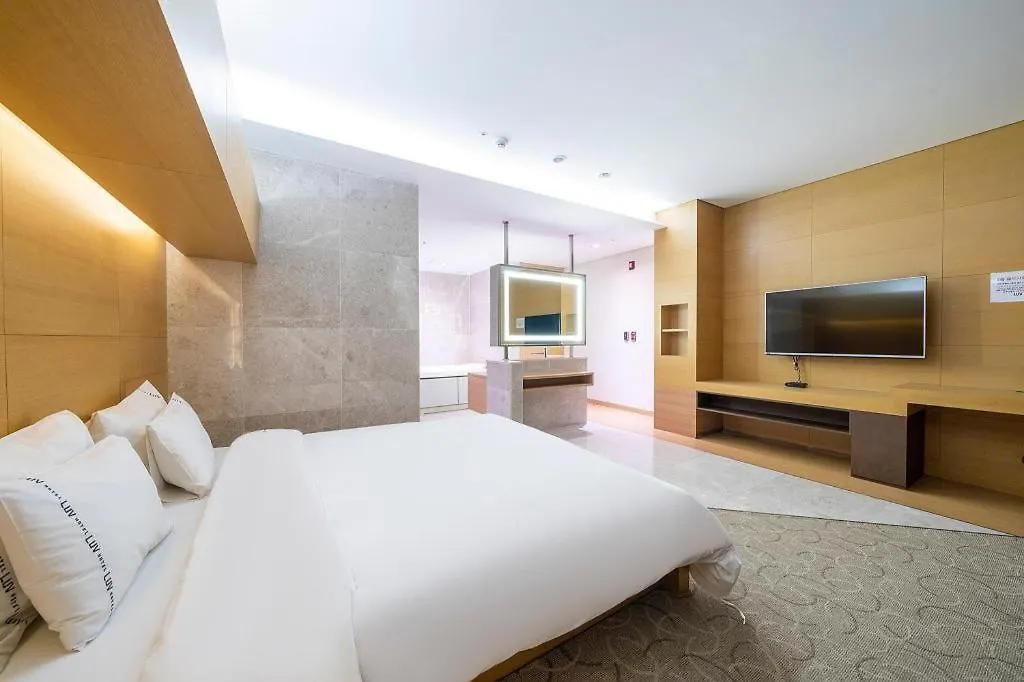 Business Design Hotel Luv Incheon Motel
