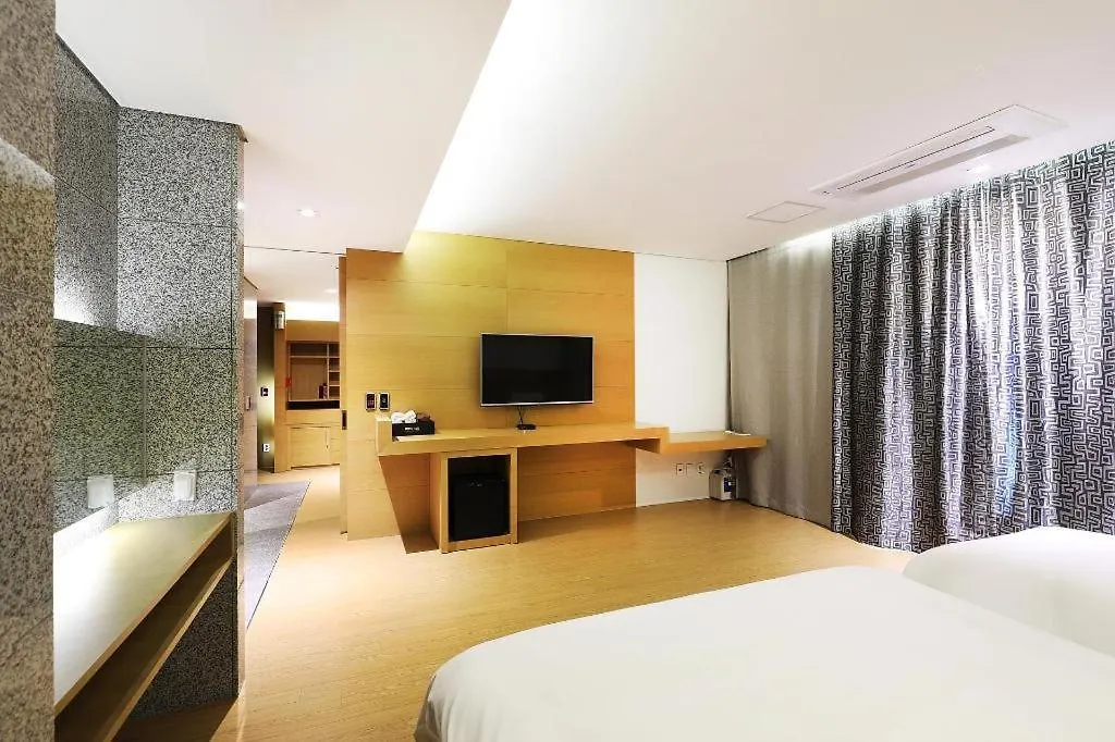 Business Design Hotel Luv Incheon Motel