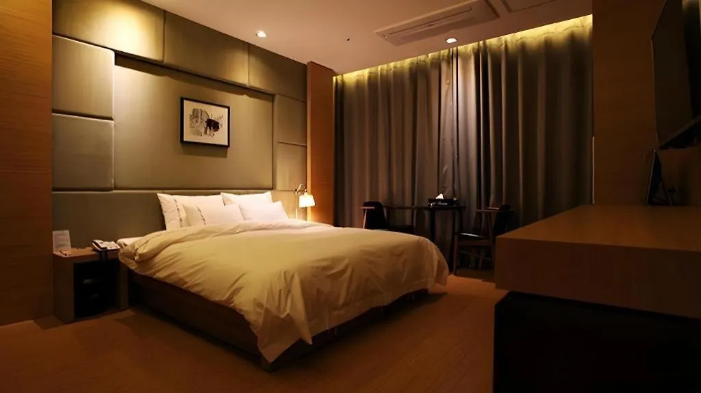 Business Design Hotel Luv Incheon 4*,