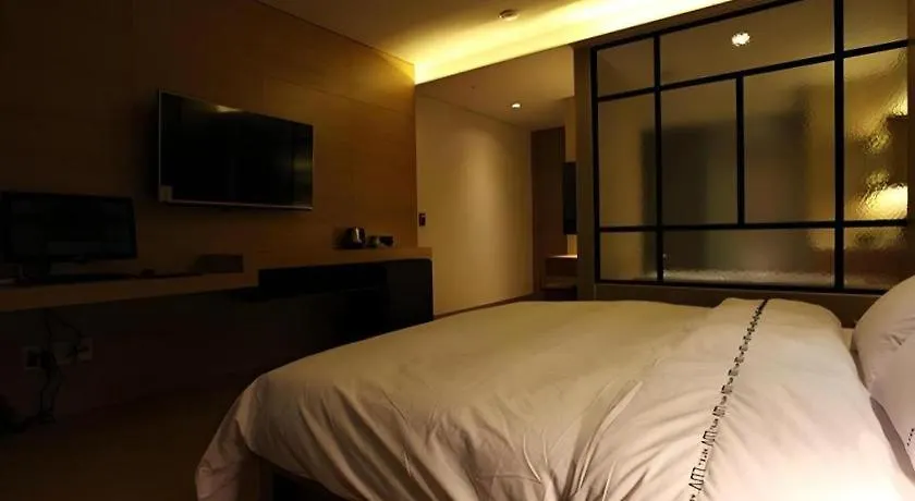 Business Design Hotel Luv Incheon Motel