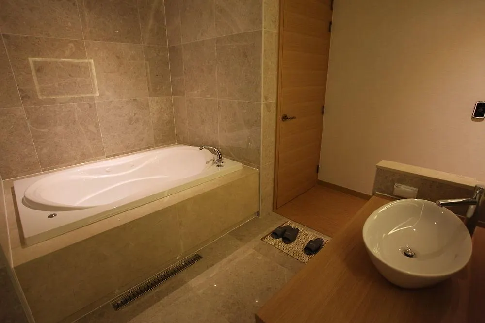 Business Design Hotel Luv インチョン広域市 4*,  韓国